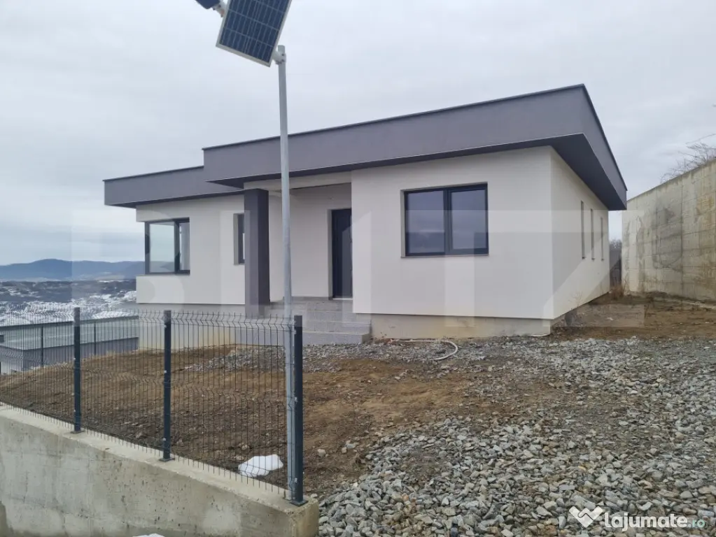 Casă nouă cu priveliște, 4 camere, zonă liniștită