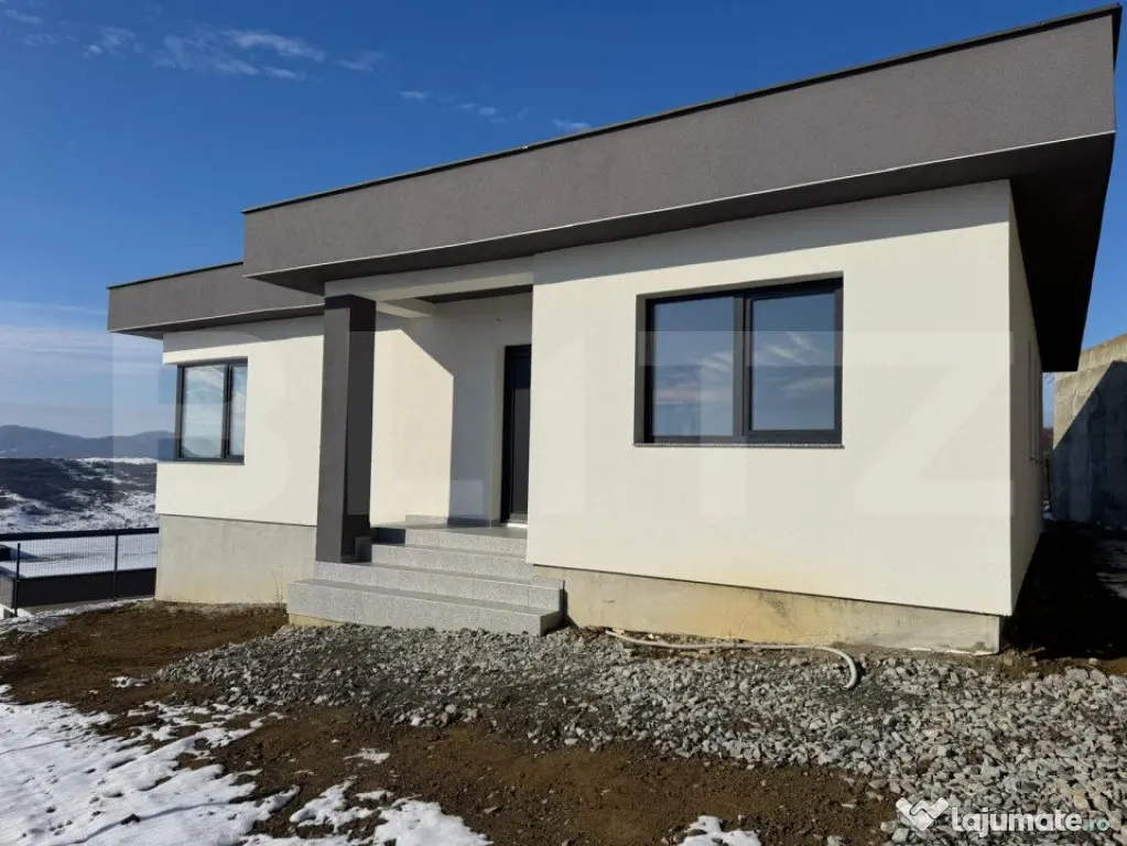 Casă nouă cu priveliște, 4 camere, zonă liniștită