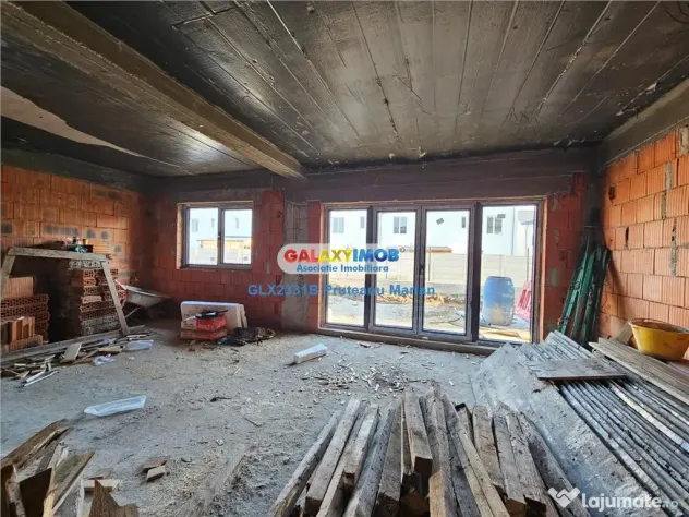 Vila Moderna de tip Duplex situata in apropriere de Cora Ra