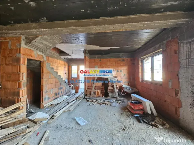 Vila Moderna de tip Duplex situata in apropriere de Cora Ra