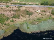 Teren langa lac Naipu 