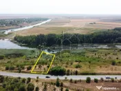 Teren langa lac Naipu 