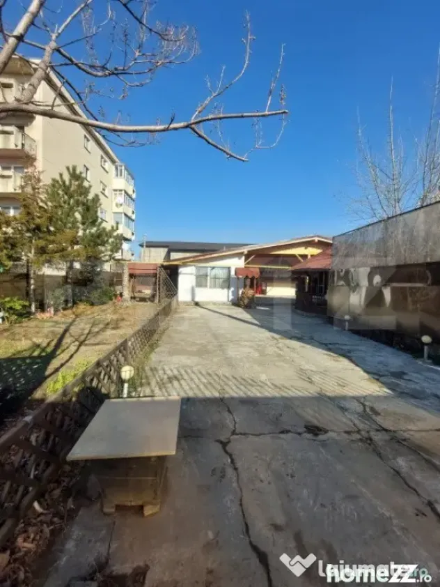 Spatiu Comercial cu 2 camere+beci, teren 400mp,zona Teleajen - Ploiesti (Prahova)