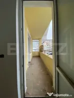 Casa de vanzare, cu 7 camere, 390 mp - Versatilă și Centra