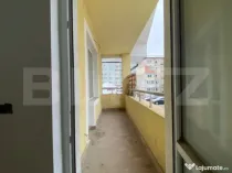 Casa de vanzare, cu 7 camere, 390 mp - Versatilă și Centra