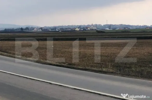 Teren extravilan de vânzare, 30.000 mp, cu potential de con