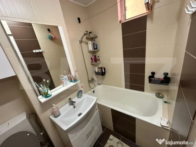 Apartament de vanzare, cu 2 camere, 49 mp, zona Nicolae Balc