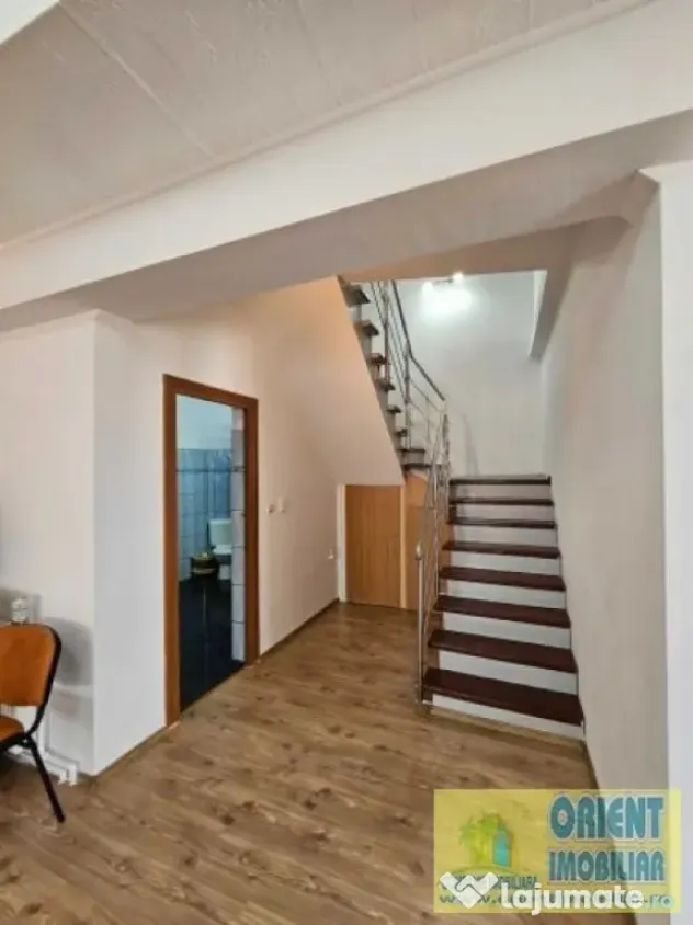 Coiciu, vila cu spatiu P+1+M de vanzare