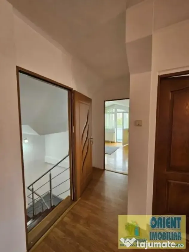 Coiciu, vila cu spatiu P+1+M de vanzare