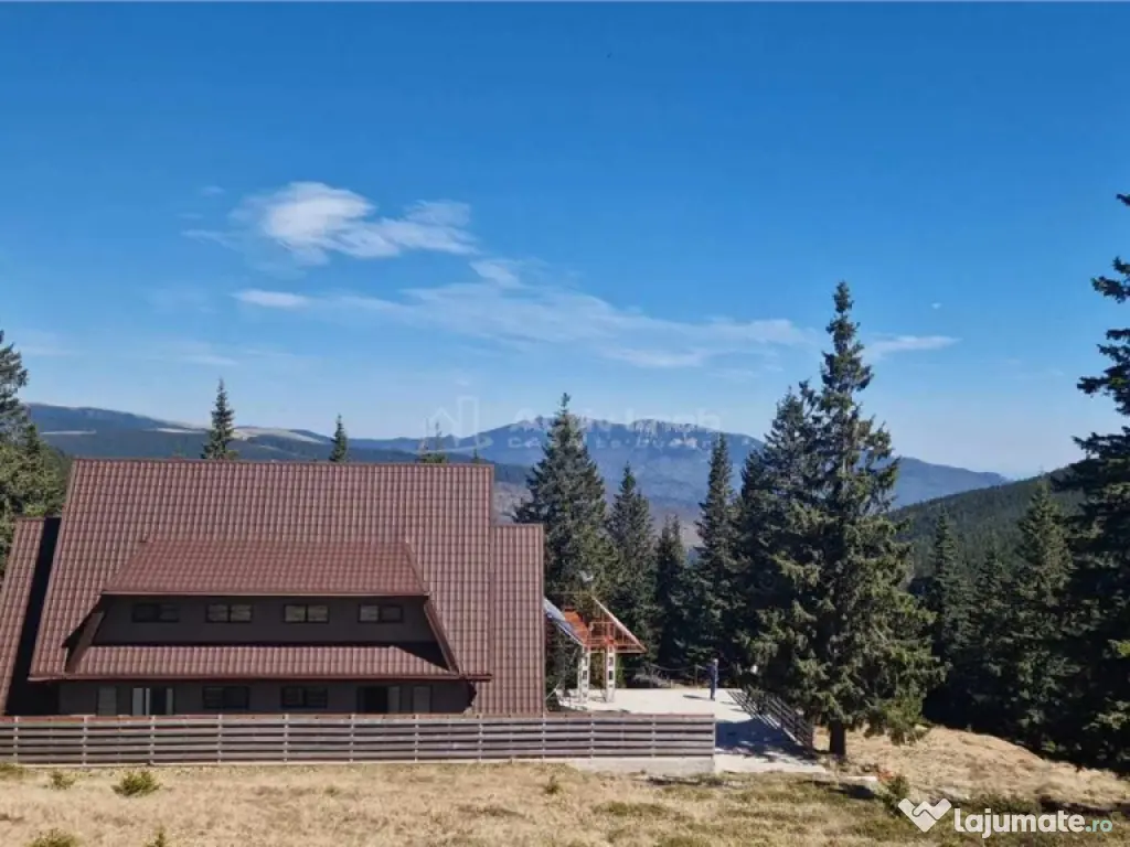 Casa de vacanta - 1.800 mp - Varful lui Roman - Horezu
