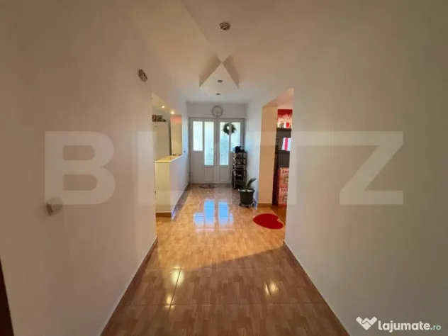 Casa de vanzare, cu 4 camere, 180 mp, zona Aninoasa