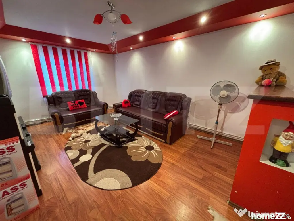 Casa de vanzare, cu 4 camere, 180 mp, zona Aninoasa