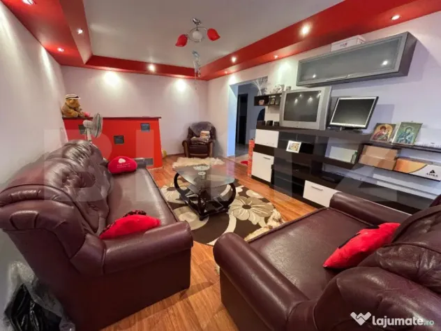 Casa de vanzare, cu 4 camere, 180 mp, zona Aninoasa