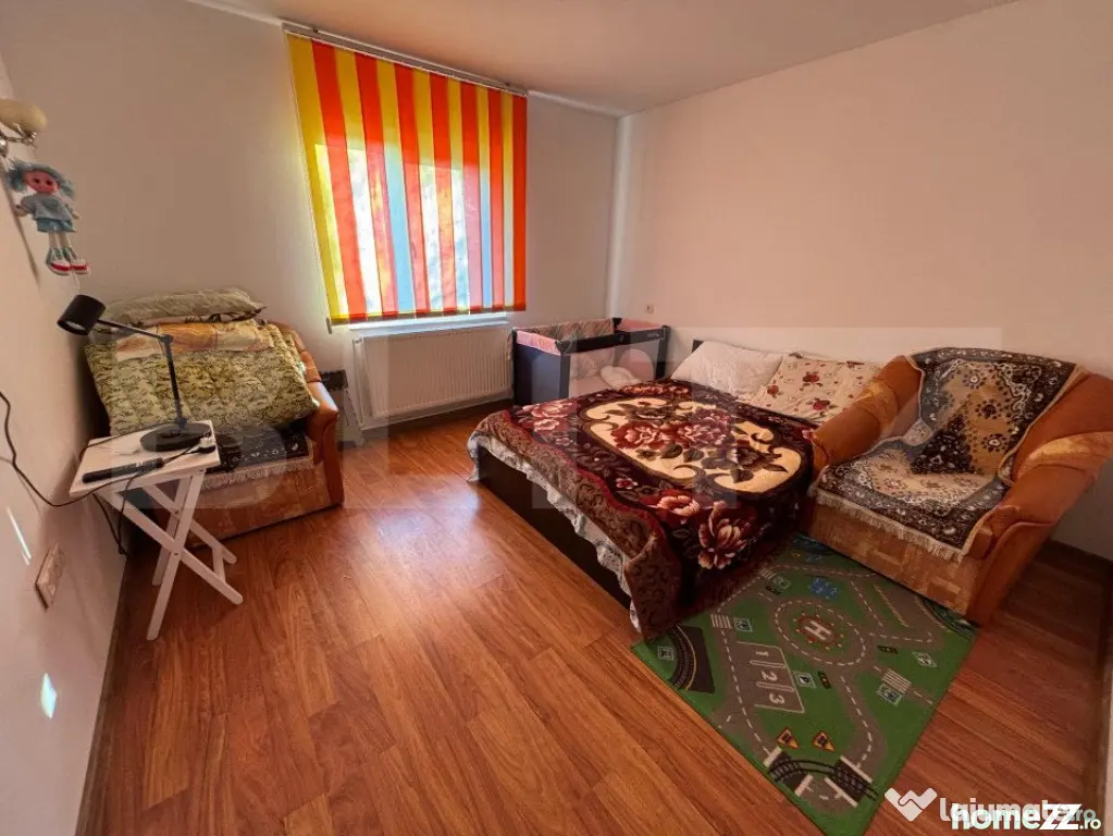 Casa de vanzare, cu 4 camere, 180 mp, zona Aninoasa