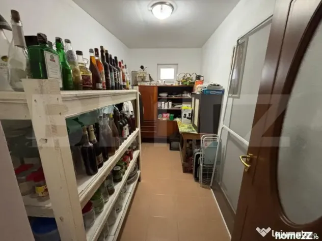 Casa de vanzare, cu 4 camere, 180 mp, zona Aninoasa
