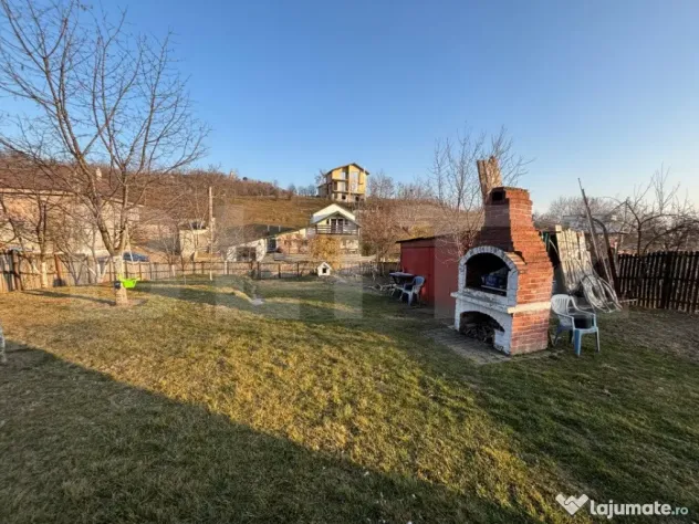 Casa de vanzare, cu 4 camere, 180 mp, zona Aninoasa