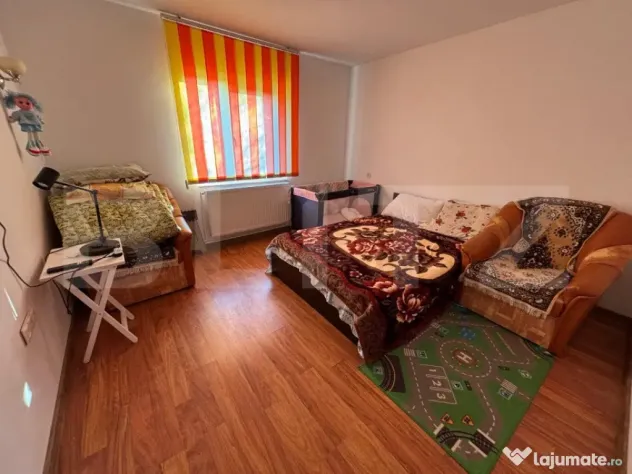 Casa de vanzare, cu 4 camere, 180 mp, zona Aninoasa
