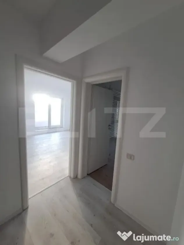 Apartament de vanzare, cu 3 camere zona Tractorul