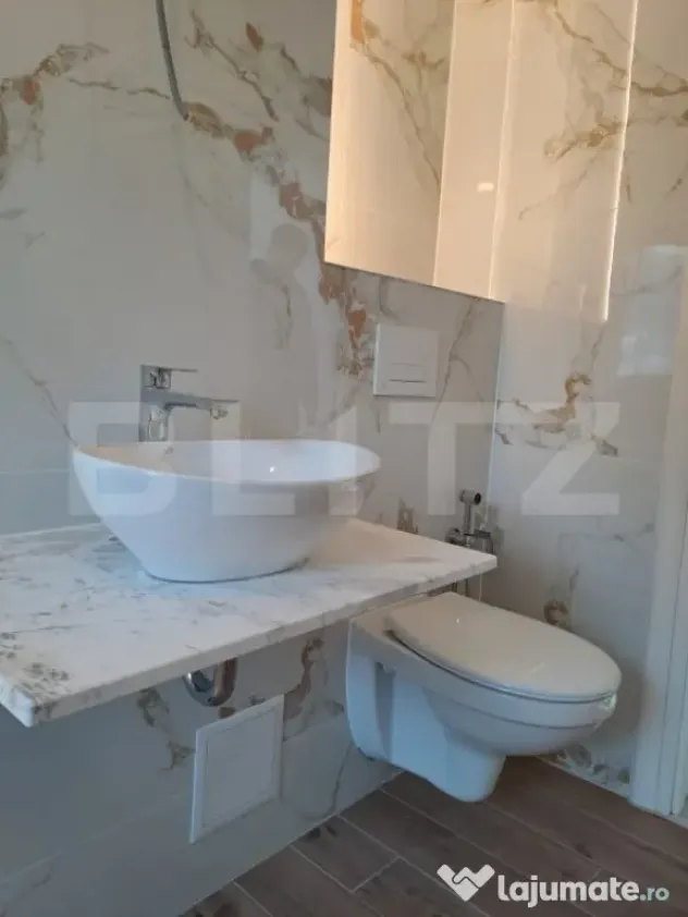 Apartament de vanzare, cu 3 camere zona Tractorul
