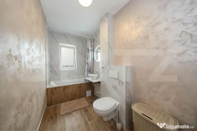 Apartament de vanzare, cu 3 camere zona Tractorul
