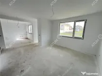 Casa cu 3 camere 2 bai si curte de 170 mp zona Calea Cisnadi