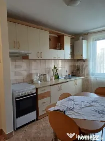 Apartament cu 3 camere, 67 mp, zona Materna