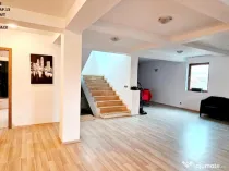 Casa Higt-Tech cu design futurist, Piatra Neamt