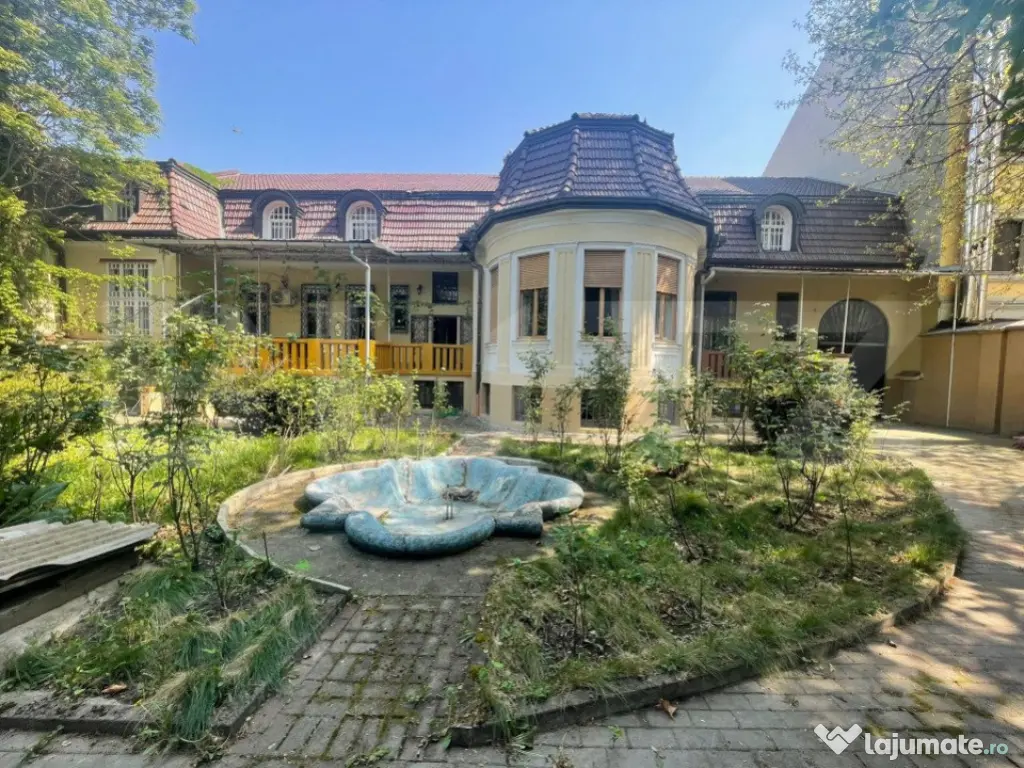 Casa, 6 camere, 408 mp, zona Semicentrala