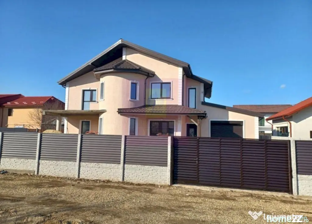Săbăreni, vilă 5 camere, cu 217 mp utili, în apropier...