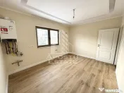 Duplex cu perete dublu, 4 camere si 3 bai finalizat, toate utilitatile
