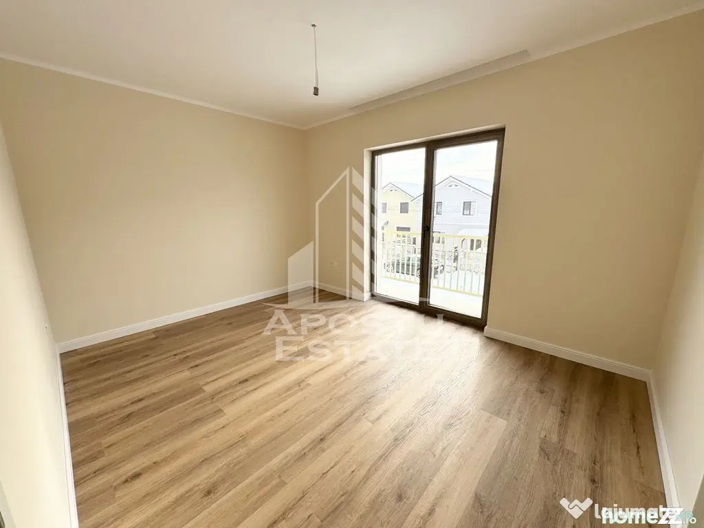 Duplex cu perete dublu, 4 camere si 3 bai finalizat, toate utilitatile - Giroc (Timis)
