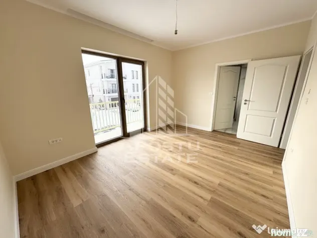 Duplex cu perete dublu, 4 camere si 3 bai finalizat, toate utilitatile - Giroc (Timis)