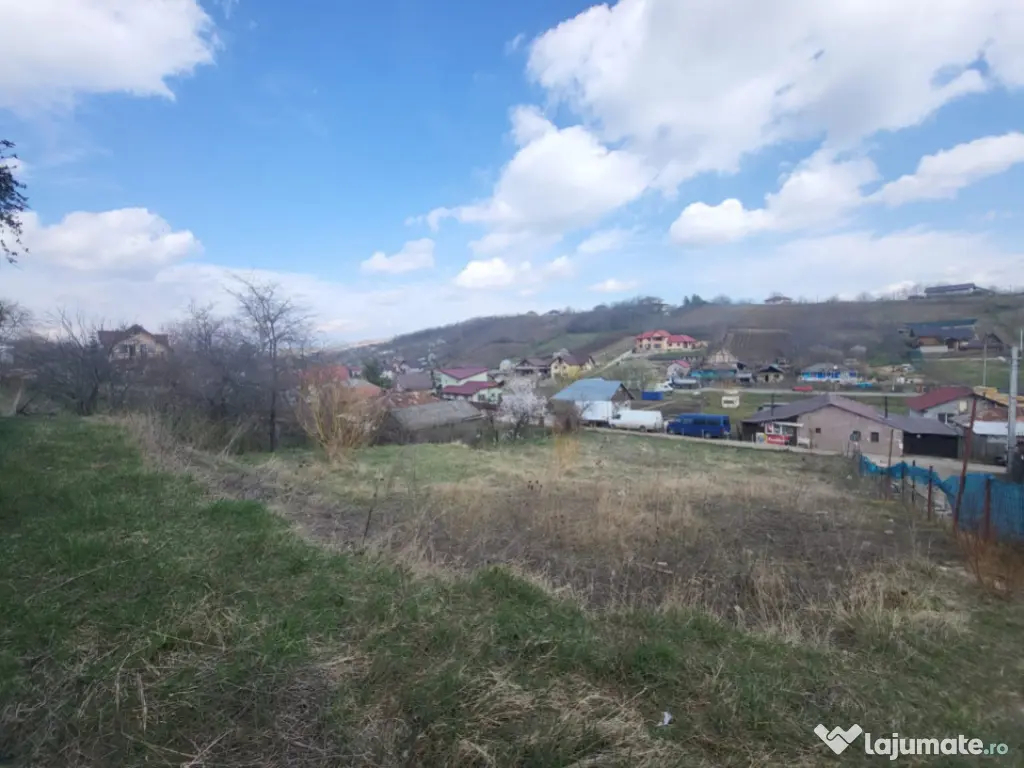 Rediu,Teren cu Utilitati Locatie cu priveliste