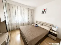 Apartament cu 2 camere, baie cu geam, etaj 3, zona Cetate