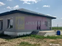 Casă nouă parter, 4 camere, curte 400mp, Săbăreni