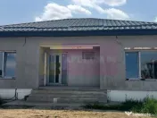 Casă nouă parter, 4 camere, curte 400mp, Săbăreni 