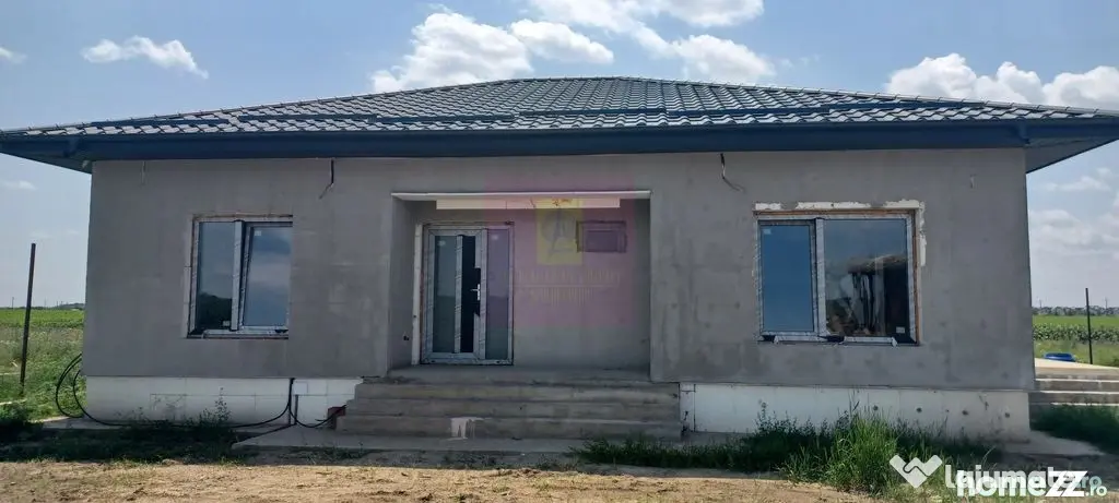 Casă nouă parter, 4 camere, curte 400mp, Săbăreni