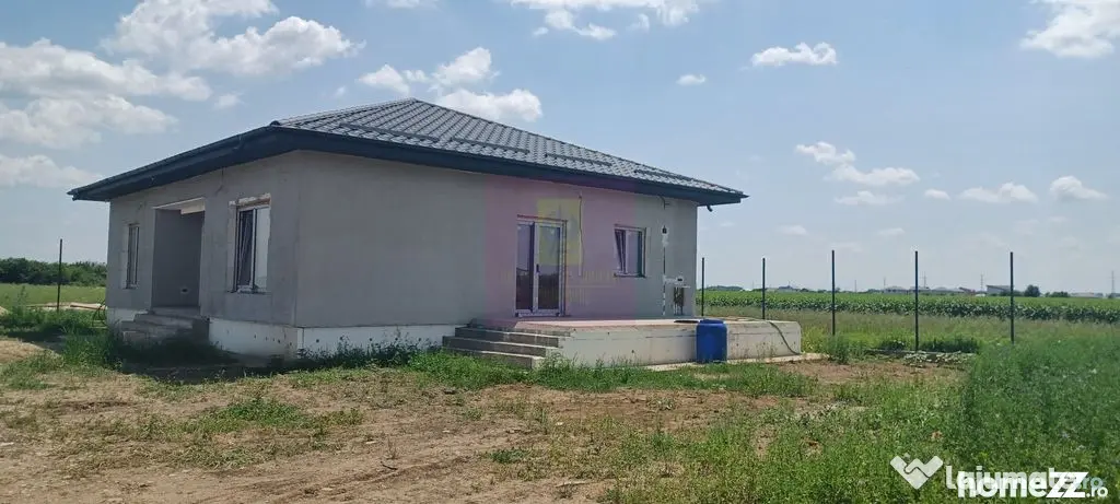 Casă nouă parter, 4 camere, curte 400mp, Săbăreni
