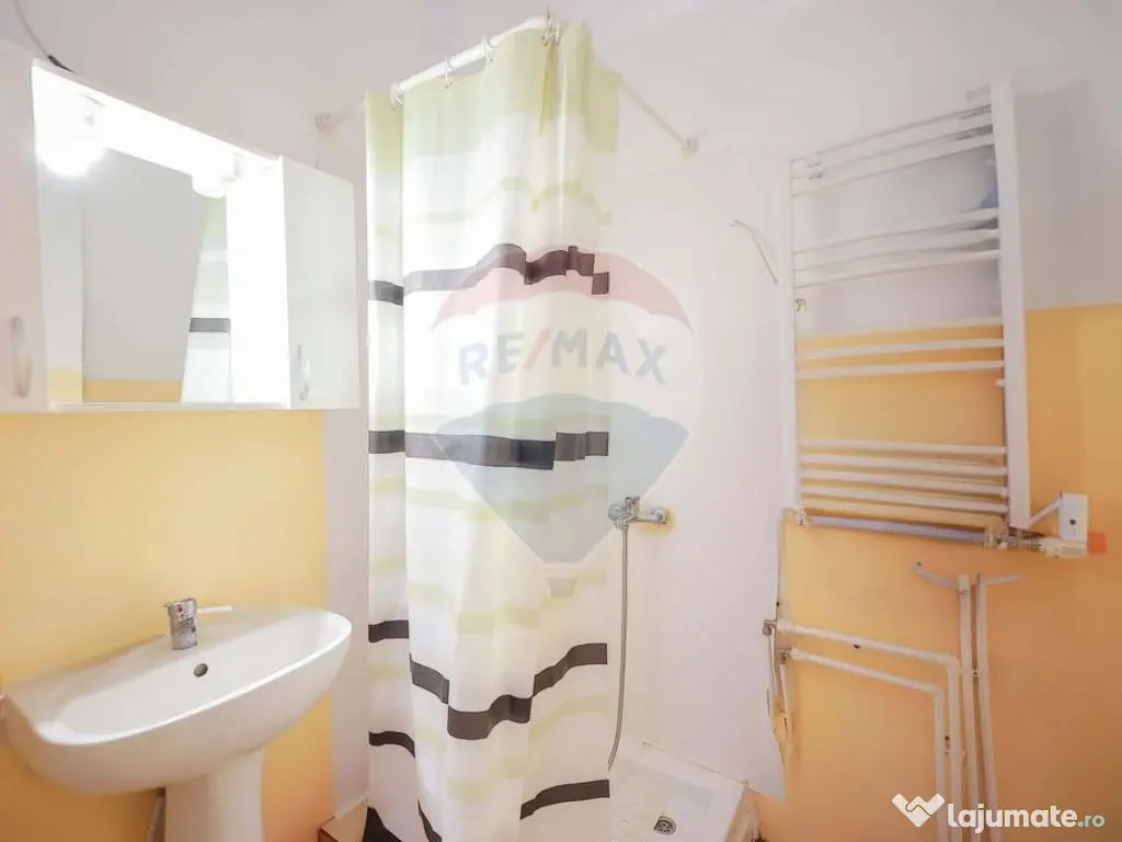 Casă de Vânzare cu 4 camere, Ultracentral - Cuza Vodă