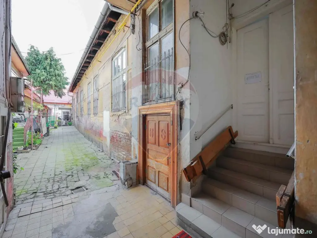 Casă de Vânzare cu 4 camere, Ultracentral - Cuza Vodă