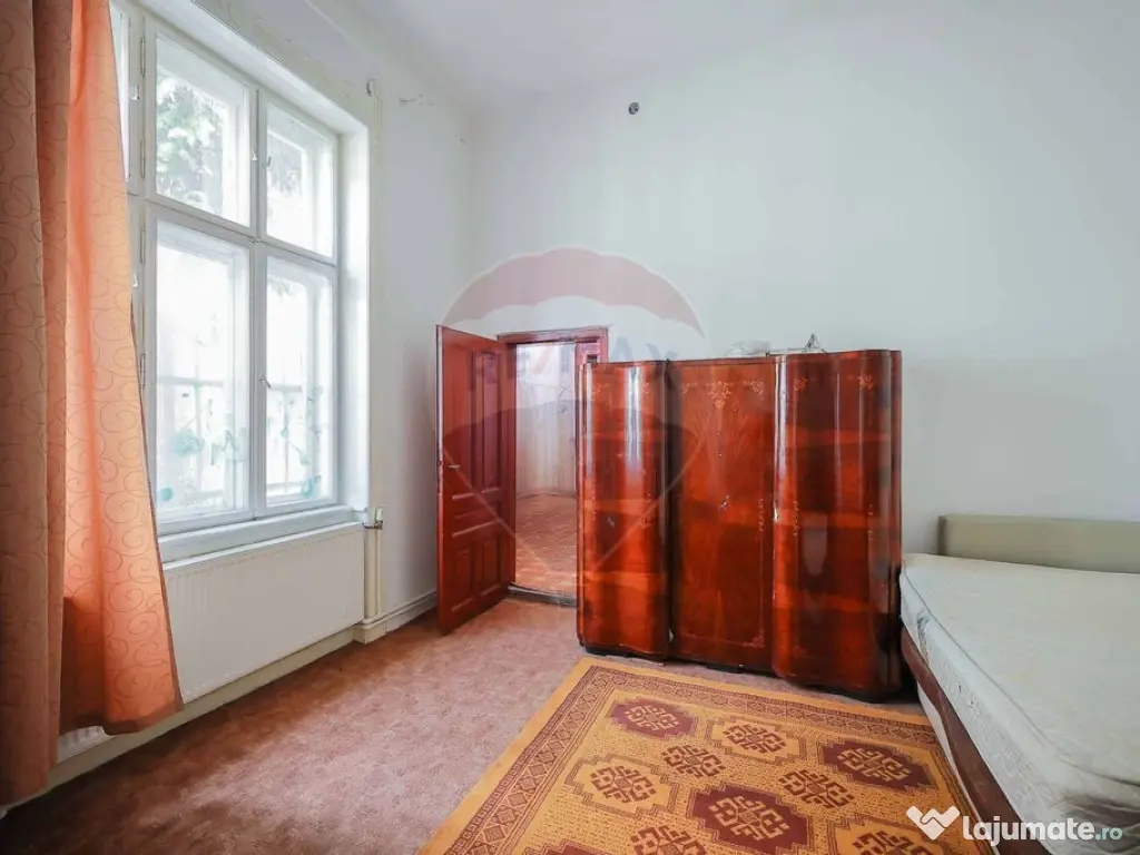 Casă de Vânzare cu 4 camere, Ultracentral - Cuza Vodă