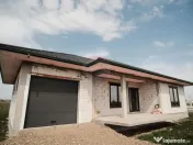 Casă / Vilă cu 4 camere de vânzare 