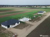 Casă / Vilă cu 4 camere de vânzare 