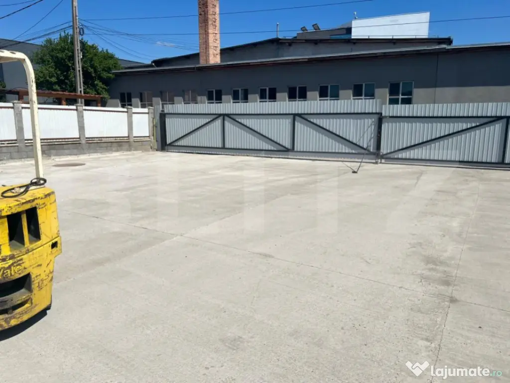 Casă cu teren de vanzare, 2 camere, 1700 mp