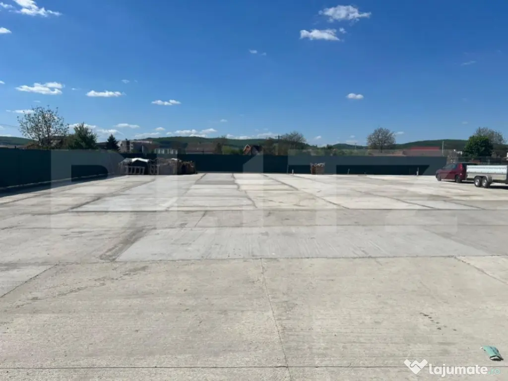 Casă cu teren de vanzare, 2 camere, 1700 mp