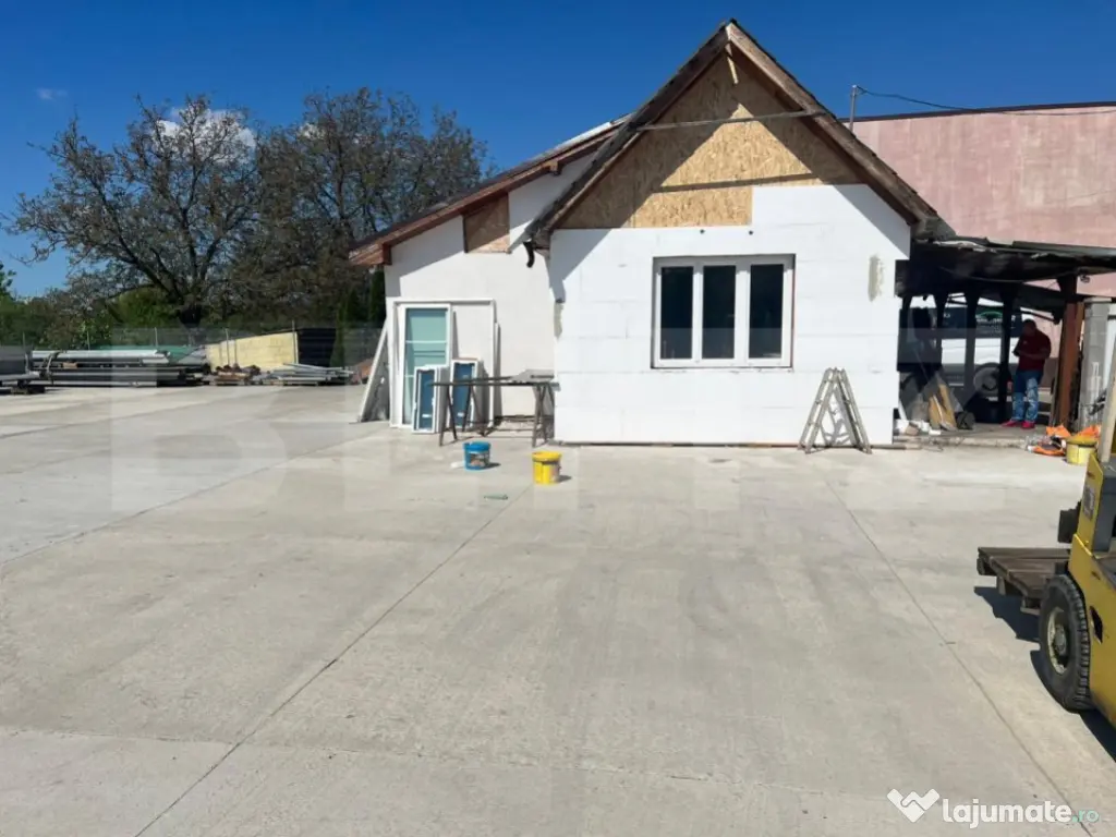 Casă cu teren de vanzare, 2 camere, 1700 mp