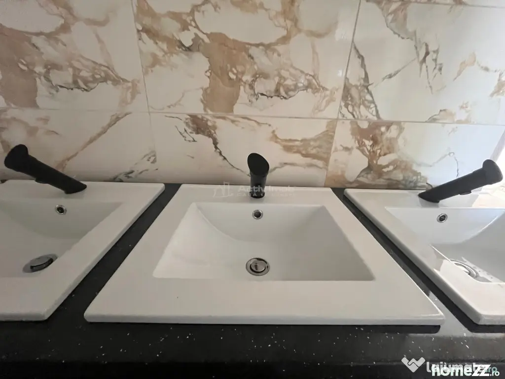 Lugoj, Pensiune 16 Cam., 850 Mp, Renovata Str. Principala - Lugoj (Timis)