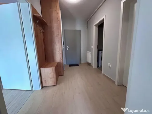 Apartament 2 camere,decomandat - zona Avantgarden..