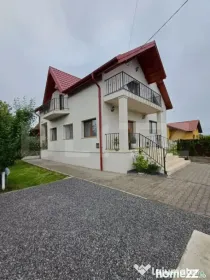 Casa cu 5 camere, 196 mp, 600 mp teren, in cartierul Primave