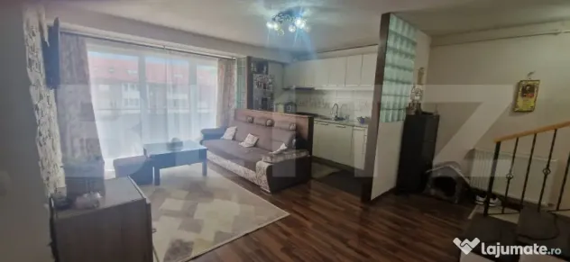 Apartament superb cu scara interioara